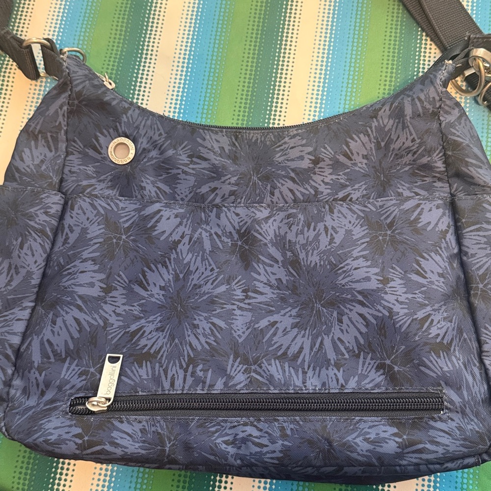 Baggallini Navy Floral-Print Crossbody Bag - Picture 2 of 13